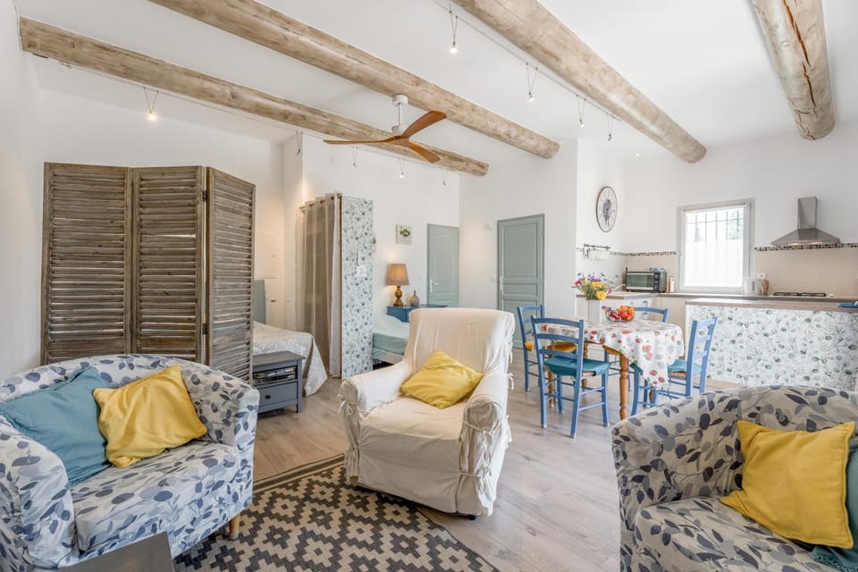 Gîte le Petit Luberon - Lisianthus House in Gordes