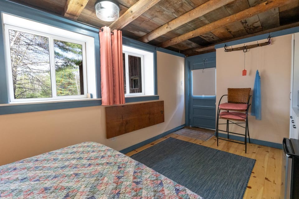 The ShackHilton at Dancing Light Farm Bed and Breakfast in Bridgton