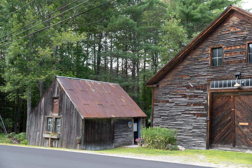 The ShackHilton at Dancing Light Farm Bed and Breakfast in Bridgton