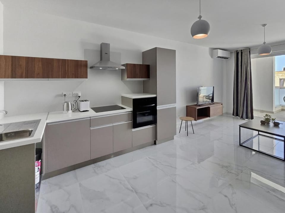 Kitchen or kitchenette, oven