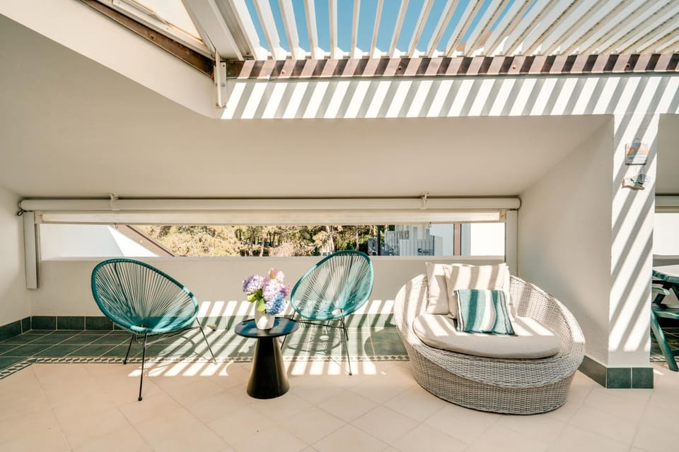 Patio, Day, Balcony/Terrace