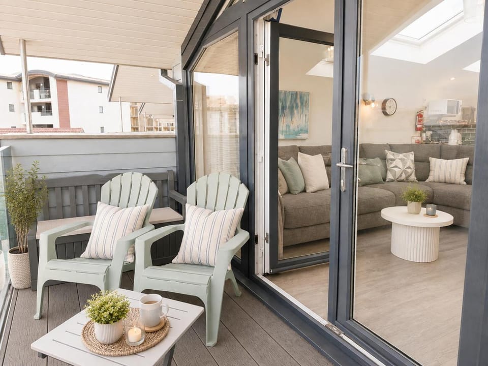 Sea View Coastal Home Near Westward Ho! Beach Apartment in Westward Ho