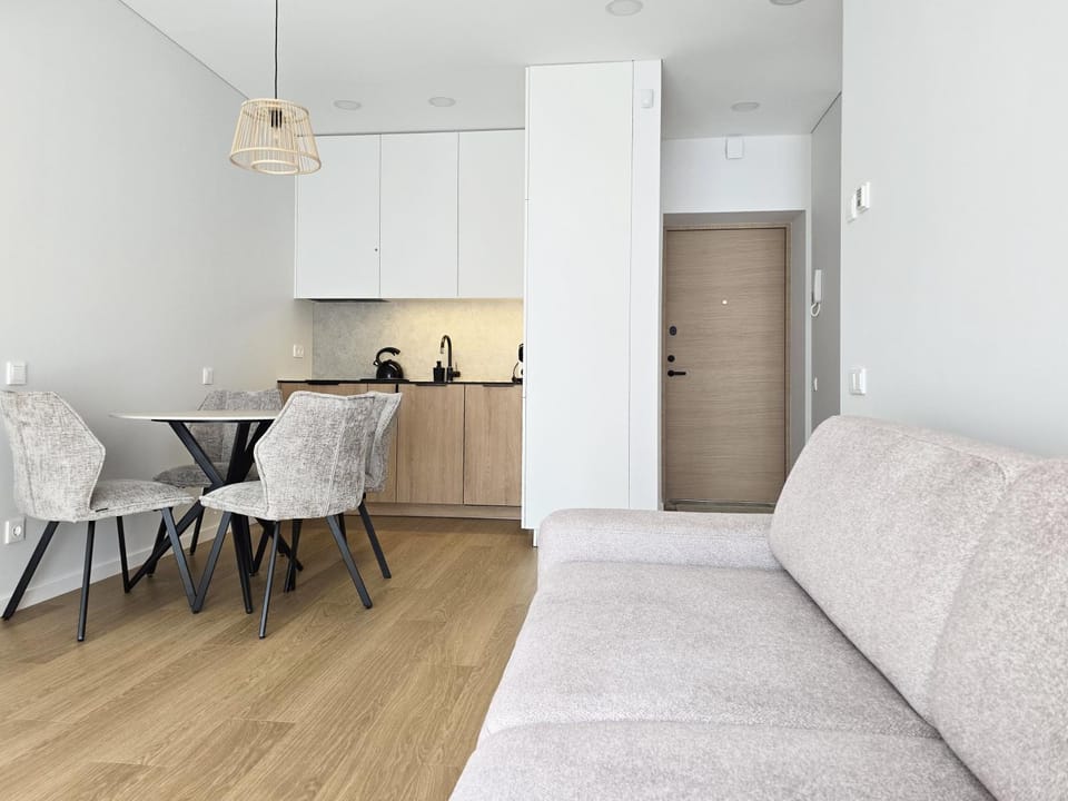 Kitchen or kitchenette, Living room, Seating area, Dining area