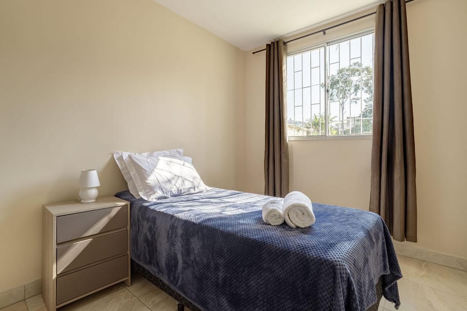 Apto São José Prox. Shopping Itaguaçu/Continente Apartment in São José