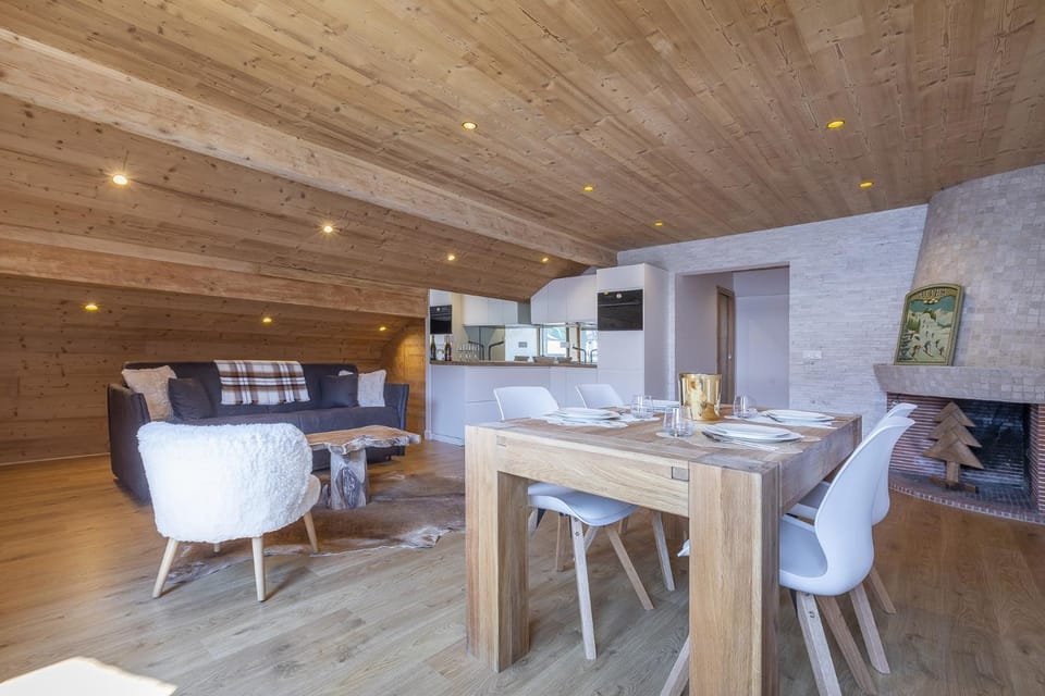 Kitchen or kitchenette, Living room, Seating area, Dining area, pet friendly