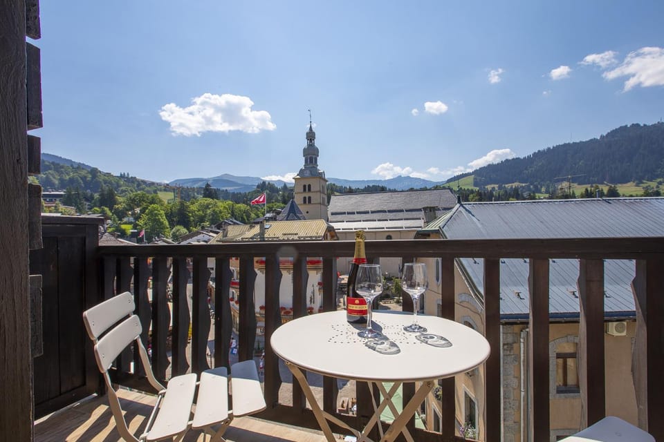 Patio, Day, Natural landscape, View (from property/room), Balcony/Terrace, Dining area, Drinks