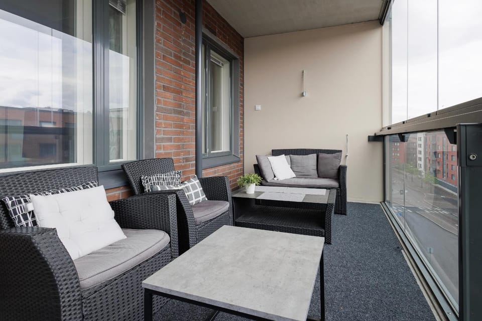 Patio, Day, View (from property/room), Balcony/Terrace, Seating area, City view