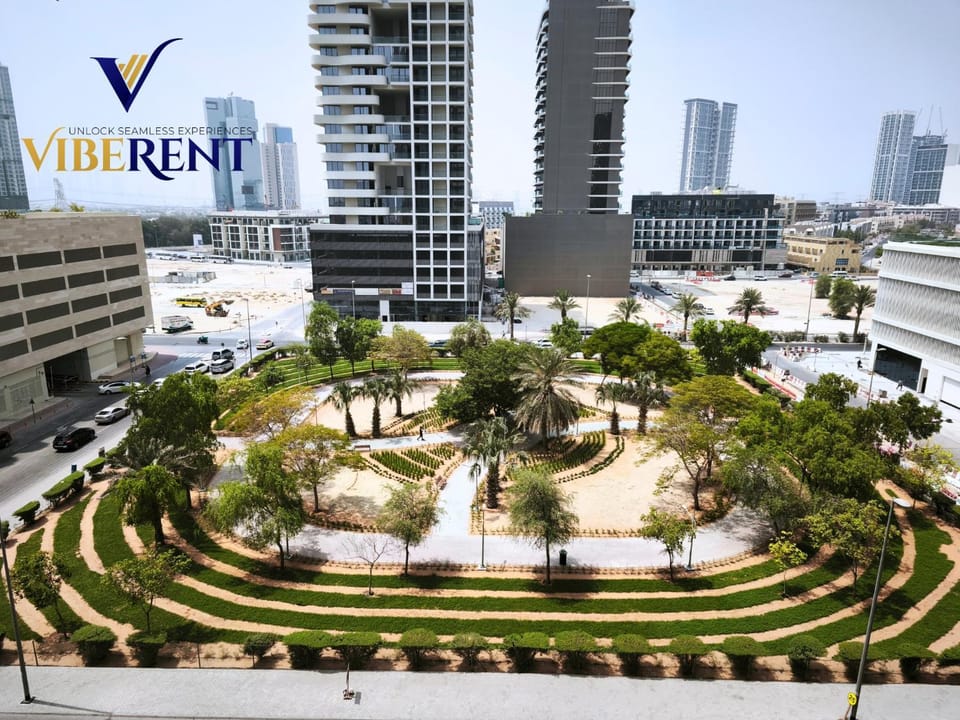 Property building, Day, Natural landscape, Garden, Garden, Evening entertainment, City view, Garden view, Location