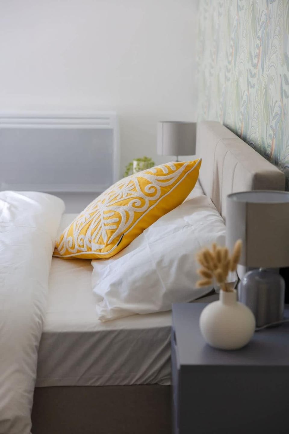 Joyful Management -Top Floor Apartment with home Feel Deco in M16 Apartment in Stretford