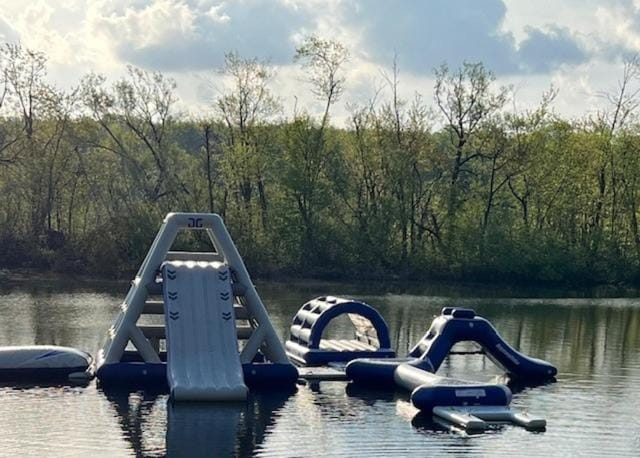 Slice of Heaven on the Otonabee WITH HOT TUB House in Otonabee-South Monaghan