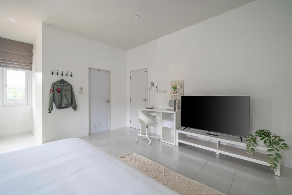 OldTown Home Phuket 3min walk Central Festival House in Wichit