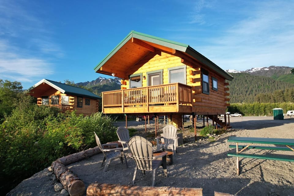 Property building, Patio, Natural landscape, Balcony/Terrace, Mountain view