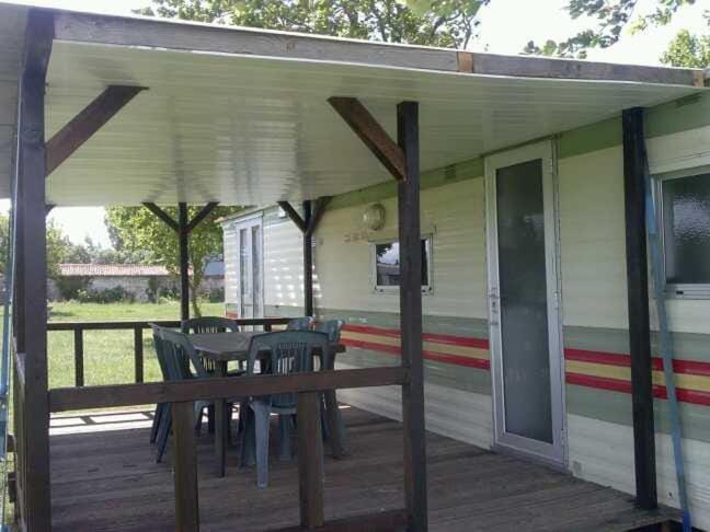 Camping à la Ferme de la Touche Campground/ 
RV Resort in Marennes-Hiers-Brouage