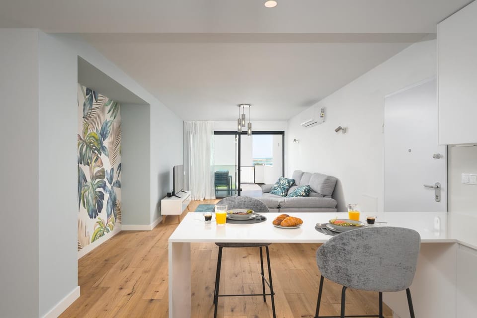 Kitchen or kitchenette, Living room, Seating area