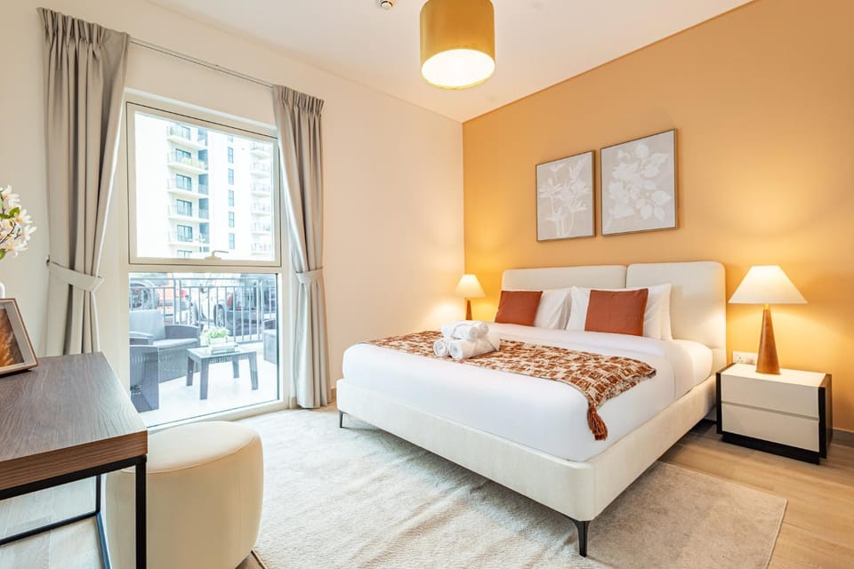Elegant Yas Retreat - 5 min from Ferrari, SeaWorld, Formula 1, Warner Bros, Etihad Arena - Heart of Waters Edge - Waterfront Community Apartment in Abu Dhabi