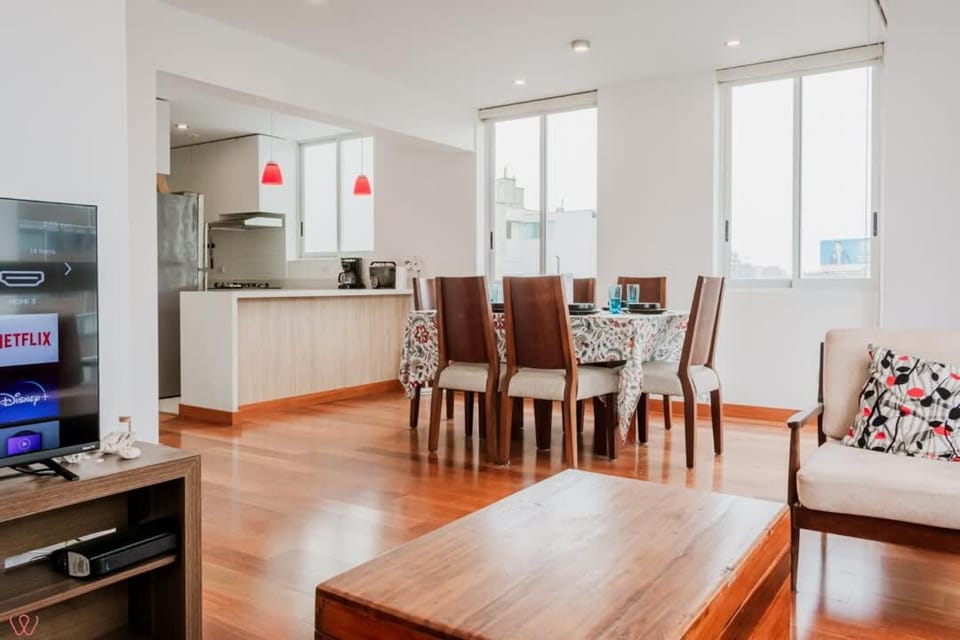 Charming 3BR in Barranco Apartment in Barranco