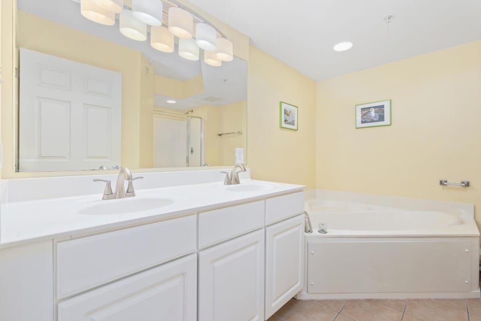 3 BR Oceanfront Condo located in North-end Myrtle Beach, sleeps 8! House in Myrtle Beach