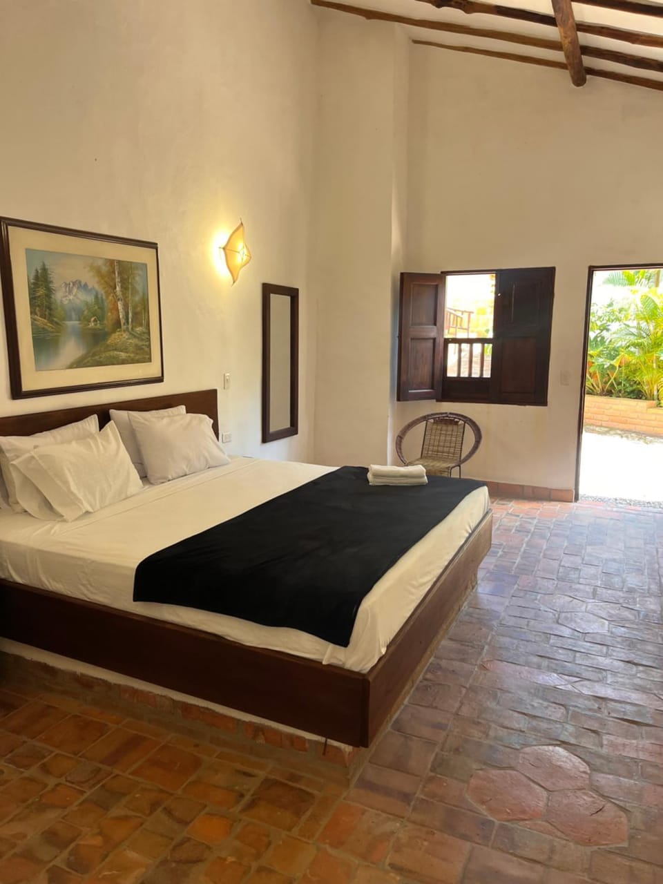 Bed, Photo of the whole room, Bedroom