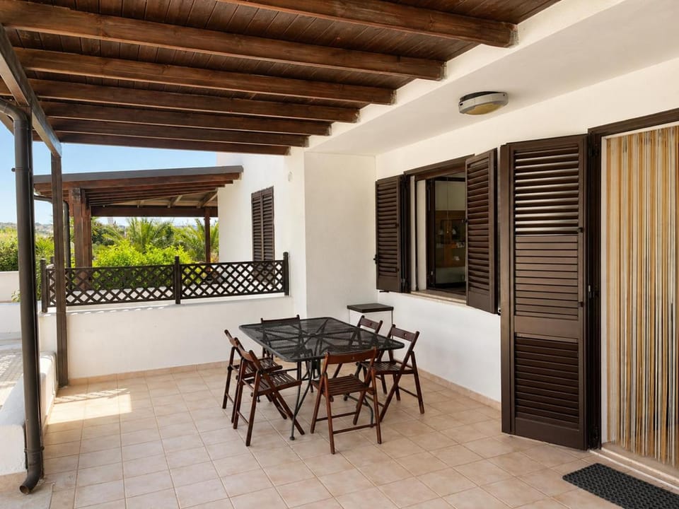 Patio, Dining area