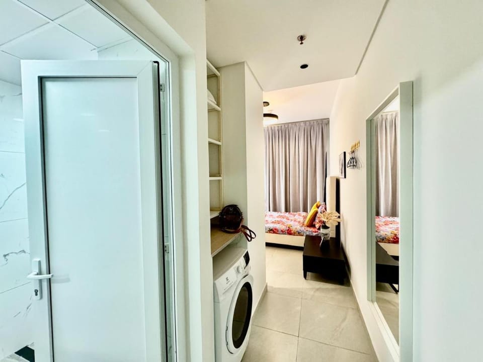 Stunning studio with balcony close to metro Apartment in Dubai