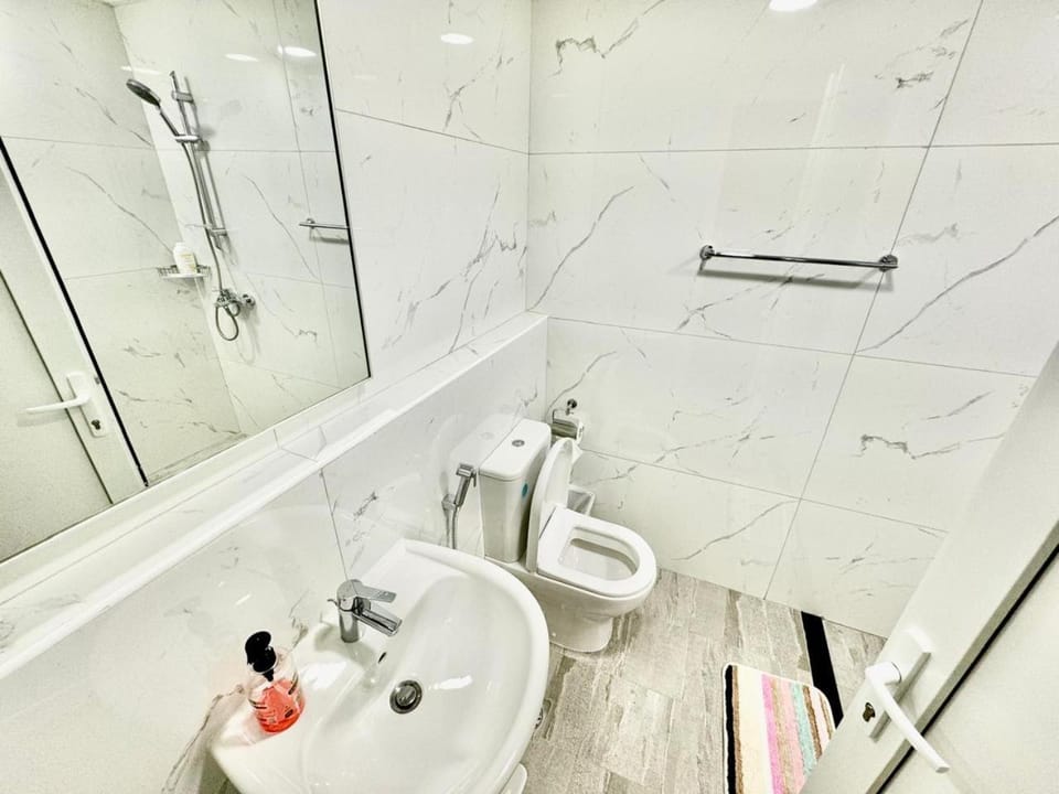Stunning studio with balcony close to metro Apartment in Dubai