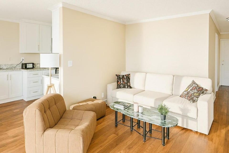Ocean Haven Beachfront Getaway by Redondo Pier Apartment in Redondo Beach
