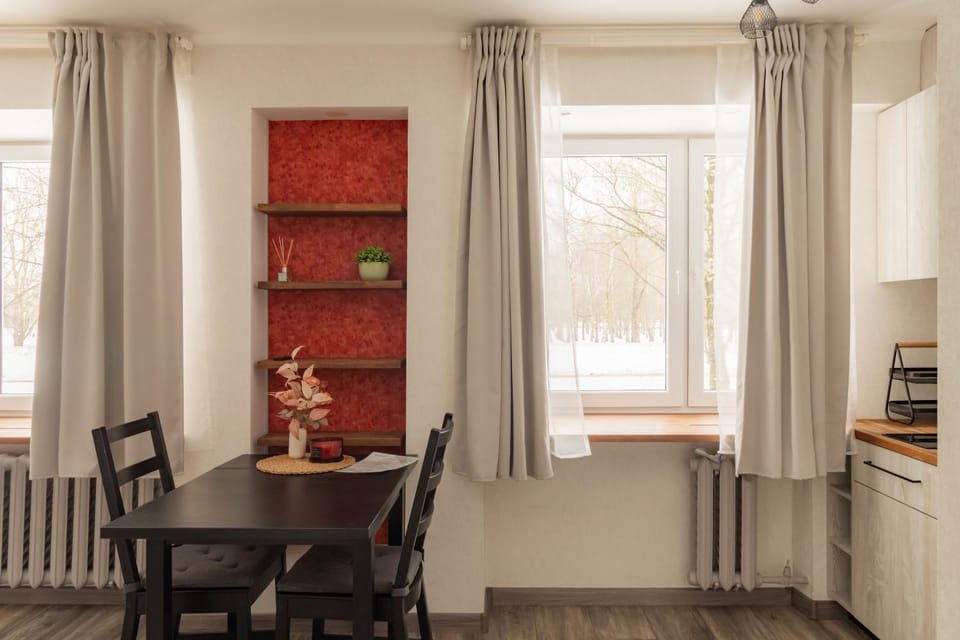Park-View Studio Apartment with Free Parking - 10 min to Old Town Apartment in Riga
