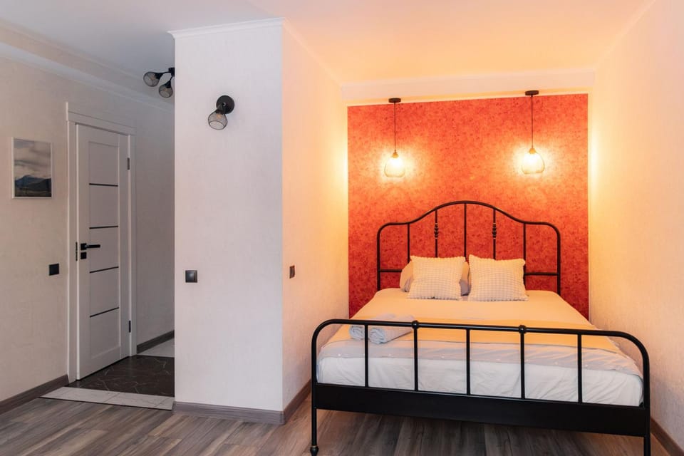Park-View Studio Apartment with Free Parking - 10 min to Old Town Apartment in Riga