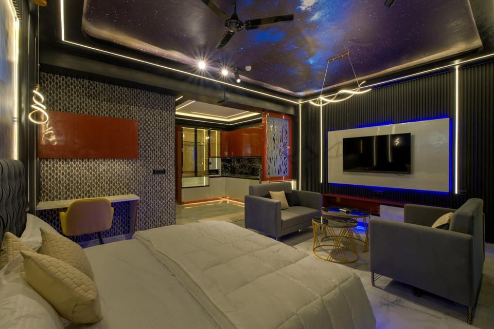 Luxury , black panther Apartment in Noida