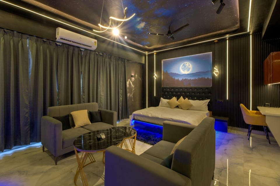 Luxury , black panther Apartment in Noida