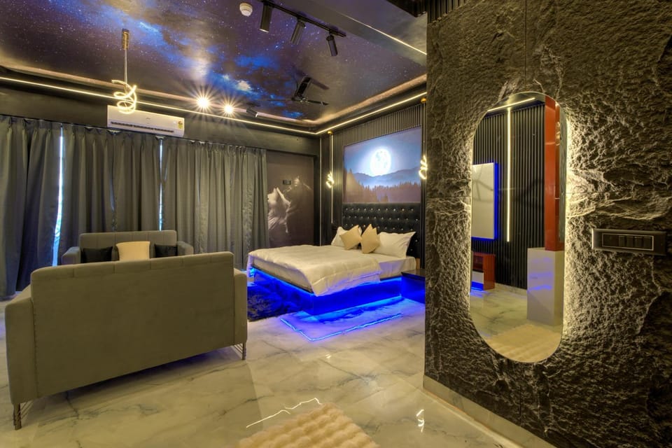 Luxury , black panther Apartment in Noida