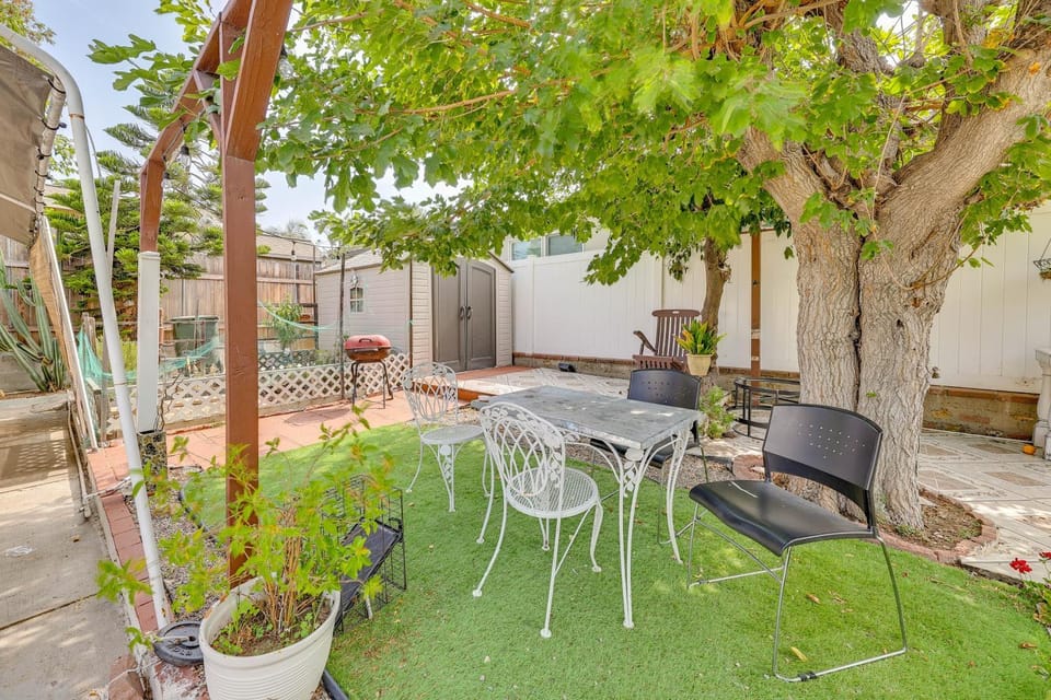 Fullerton Home Base: Easy Access to Dtwn + CSUF! Apartment in Fullerton