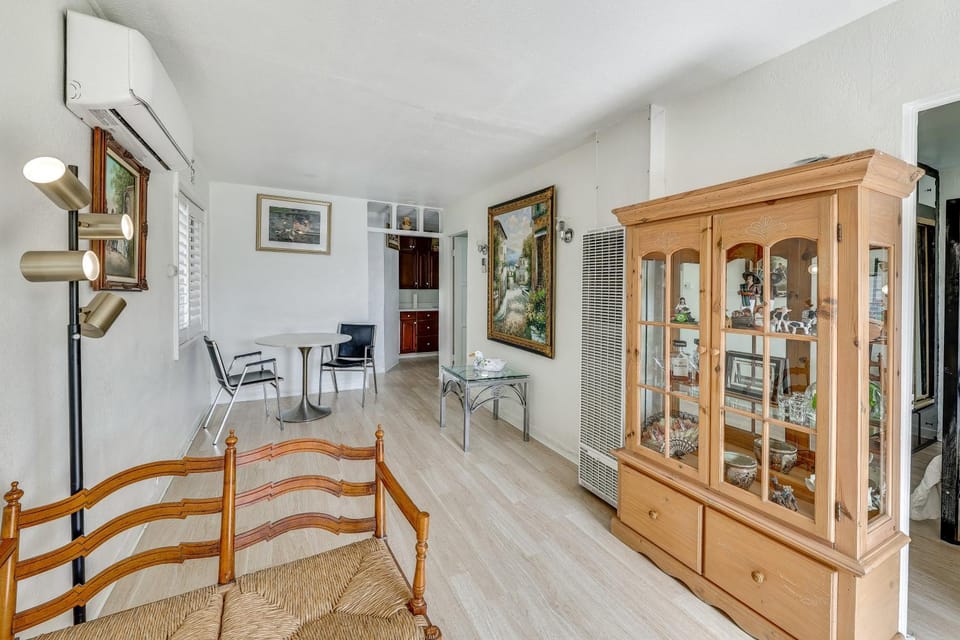 Fullerton Home Base: Easy Access to Dtwn + CSUF! Apartment in Fullerton