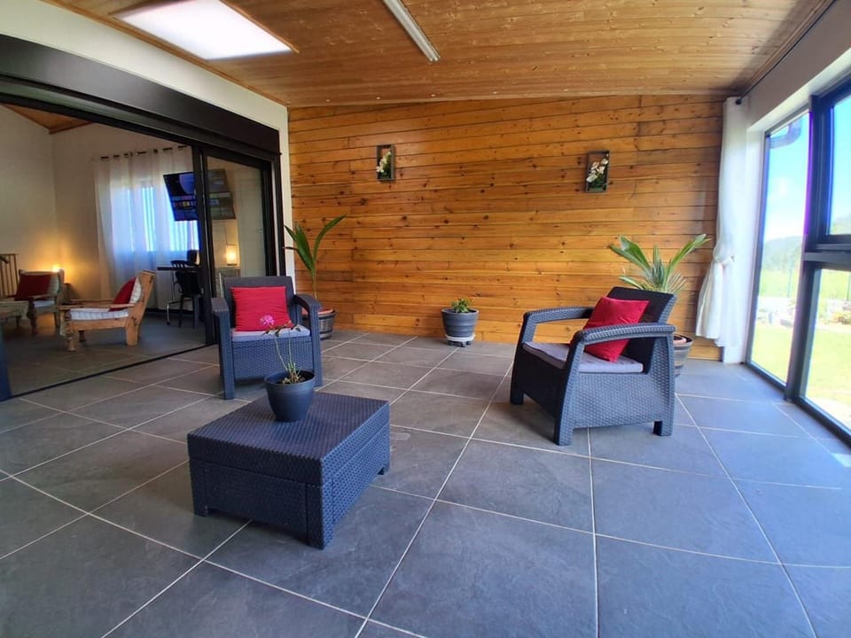 Villa spacieuse à Grand Coude avec accès PMR - FR-1-786-52 House in Réunion