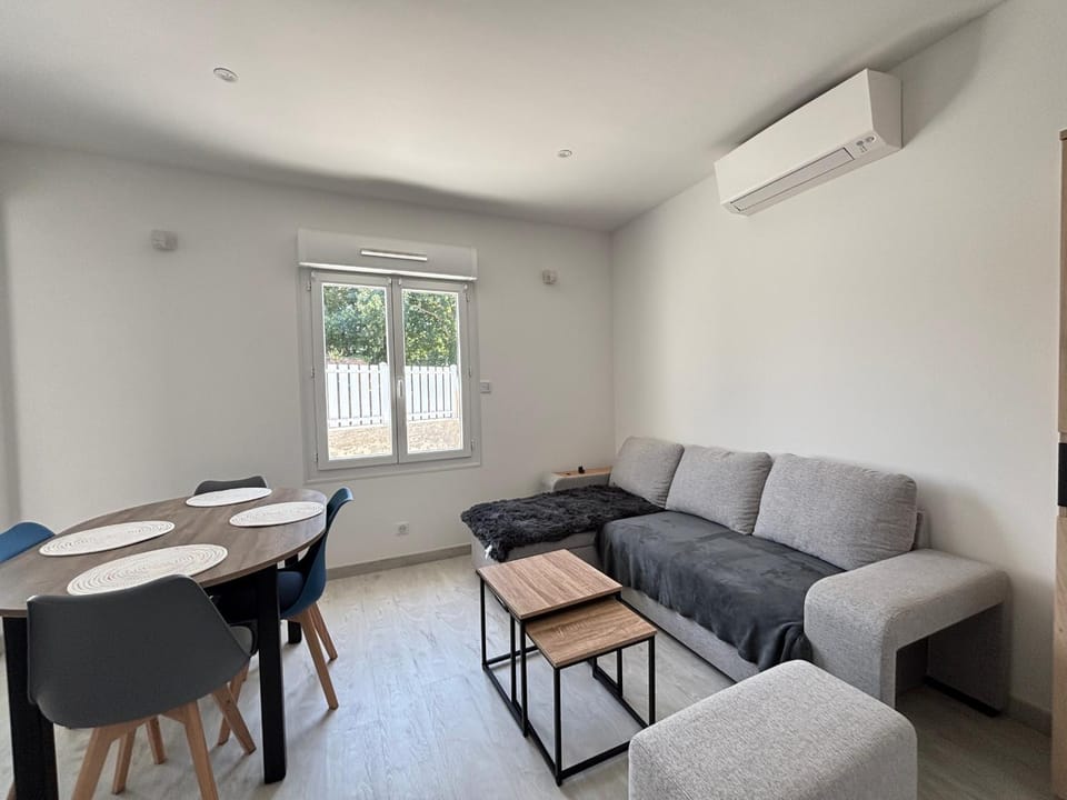 Maison rénovée 4 pers – Cour fermée et parking House in Olonne-sur-Mer