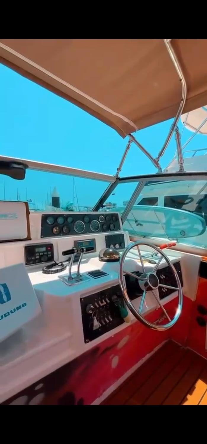 Yate de lujo en Mazatlan Docked boat in Mazatlan