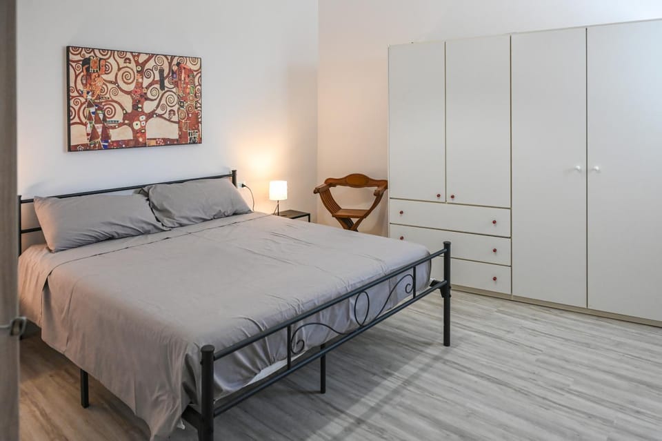 Bed, Photo of the whole room, Bedroom, wardrobe