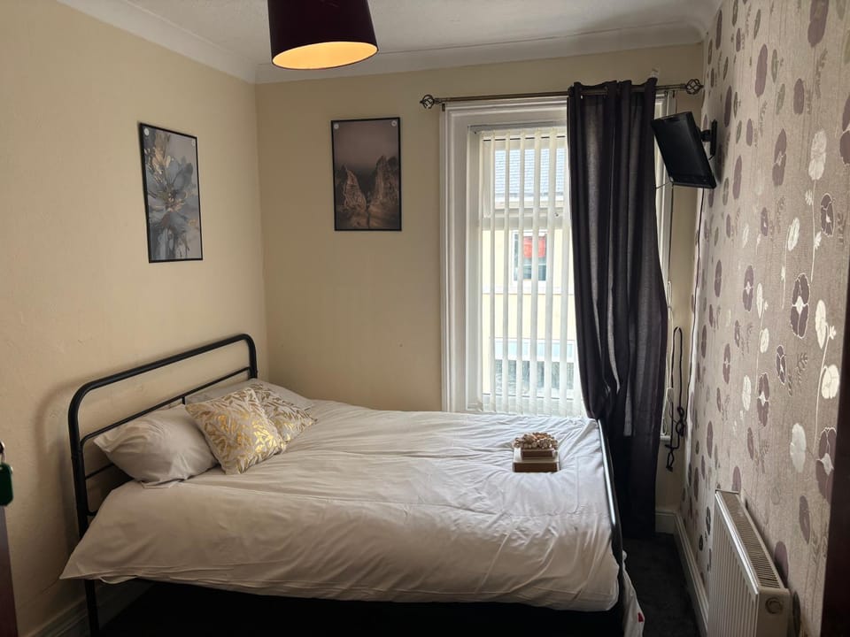 Affordable Golden Mile Hotel In Blackpool Close To The Beach And Blackpool City Centre With Free Street Parking Subject To Availabilty Hotel in Blackpool