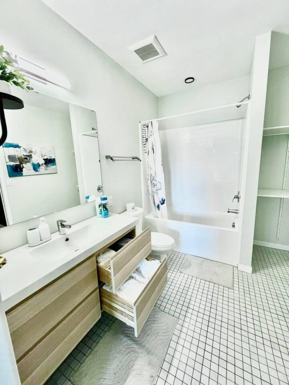 Skyline Solace Apartment in Des Moines