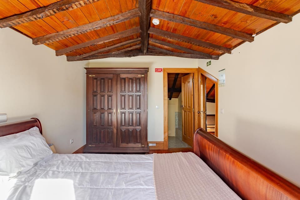Bed, View (from property/room), Photo of the whole room, Bedroom, wardrobe