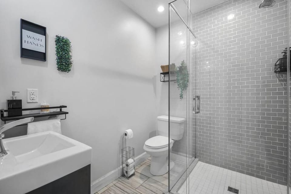2BR Downtown Retreat Mins to Beach BBQ and Firepit House in Cobourg