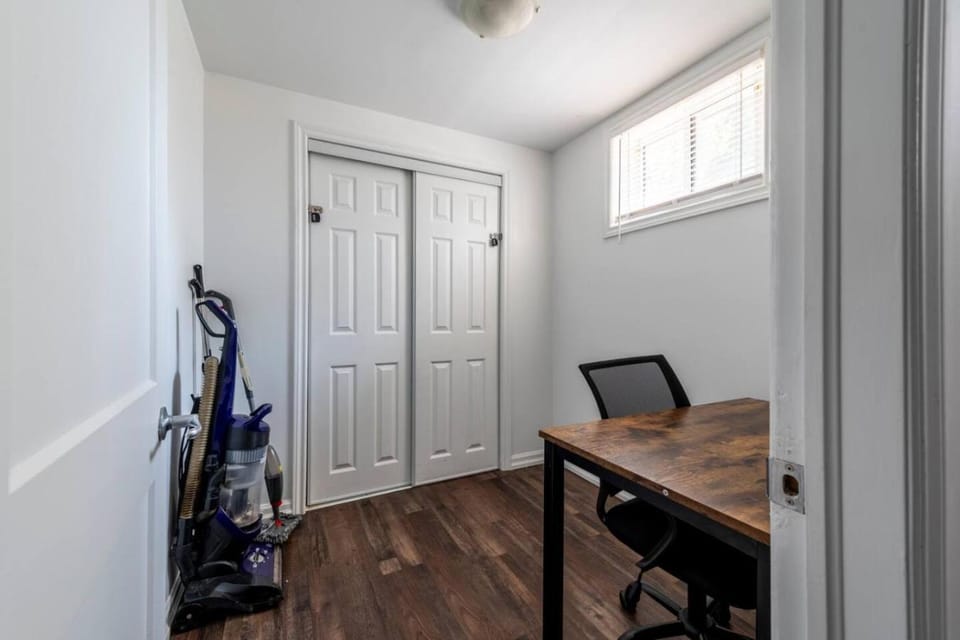 Cozy 2BR Apt near Downtown Free Parking and Wi Fi Apartment in Sudbury