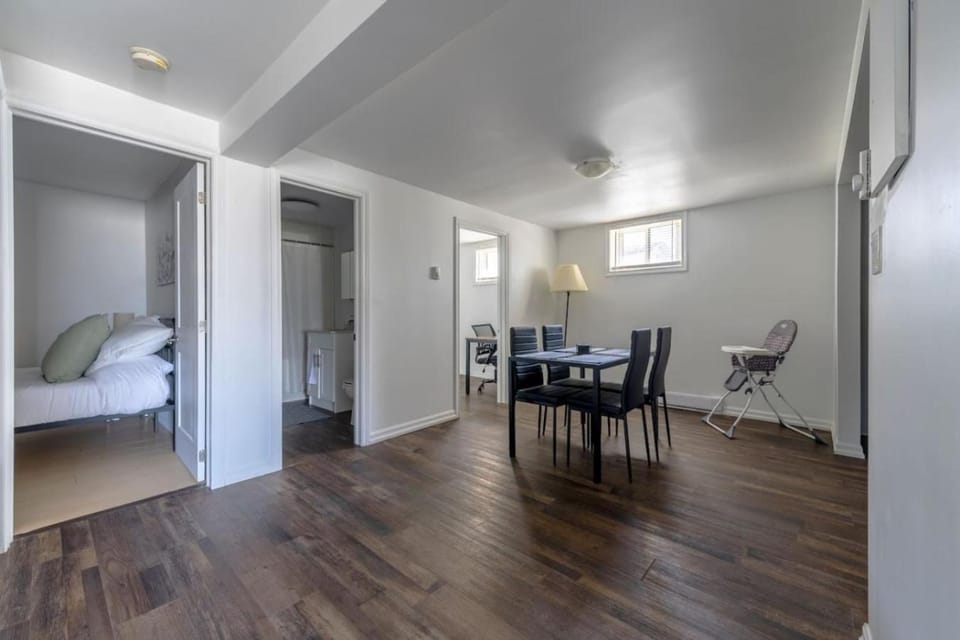 Cozy 2BR Apt near Downtown Free Parking and Wi Fi Apartment in Sudbury