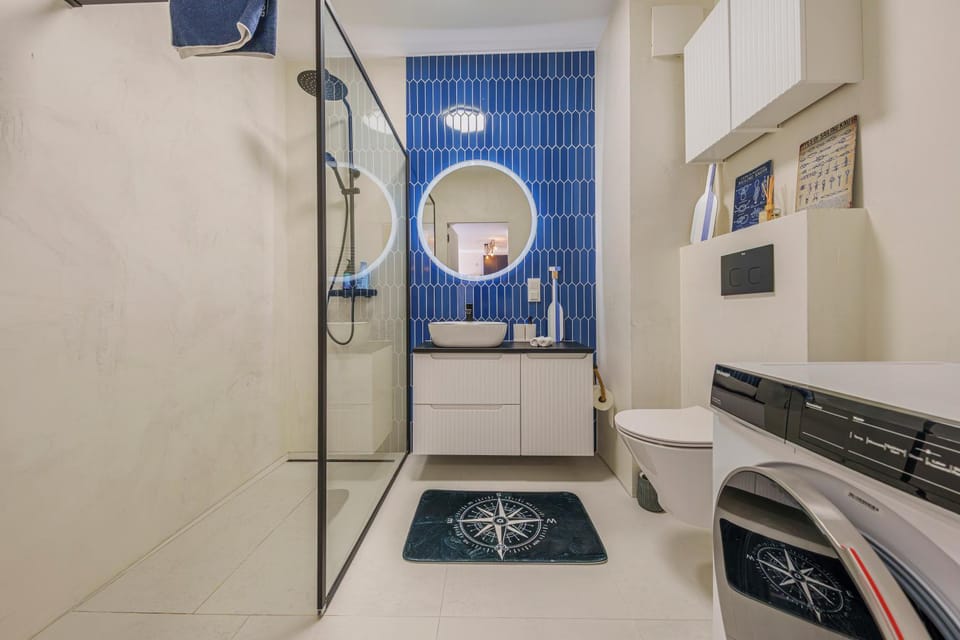 Shower, Toilet, Bathroom, washing machine