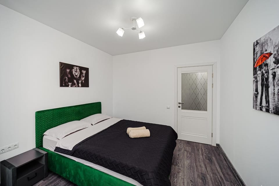 Bed, Bedroom, towels