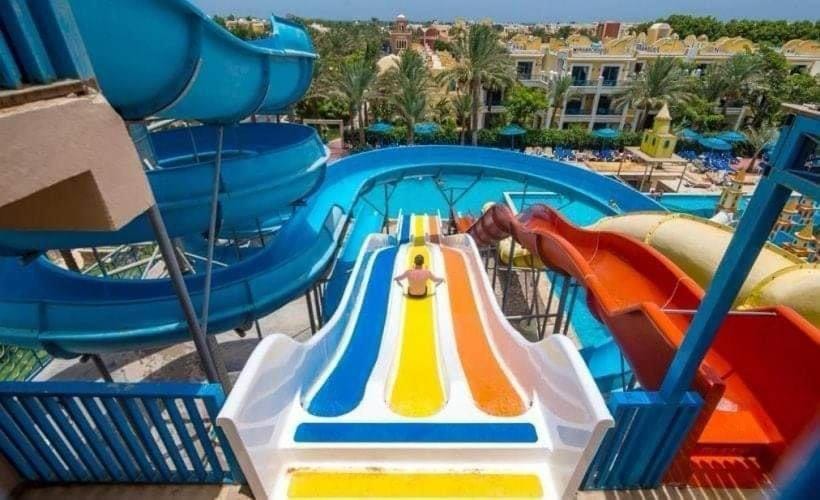 ميراج باي Capsule hotel in Hurghada
