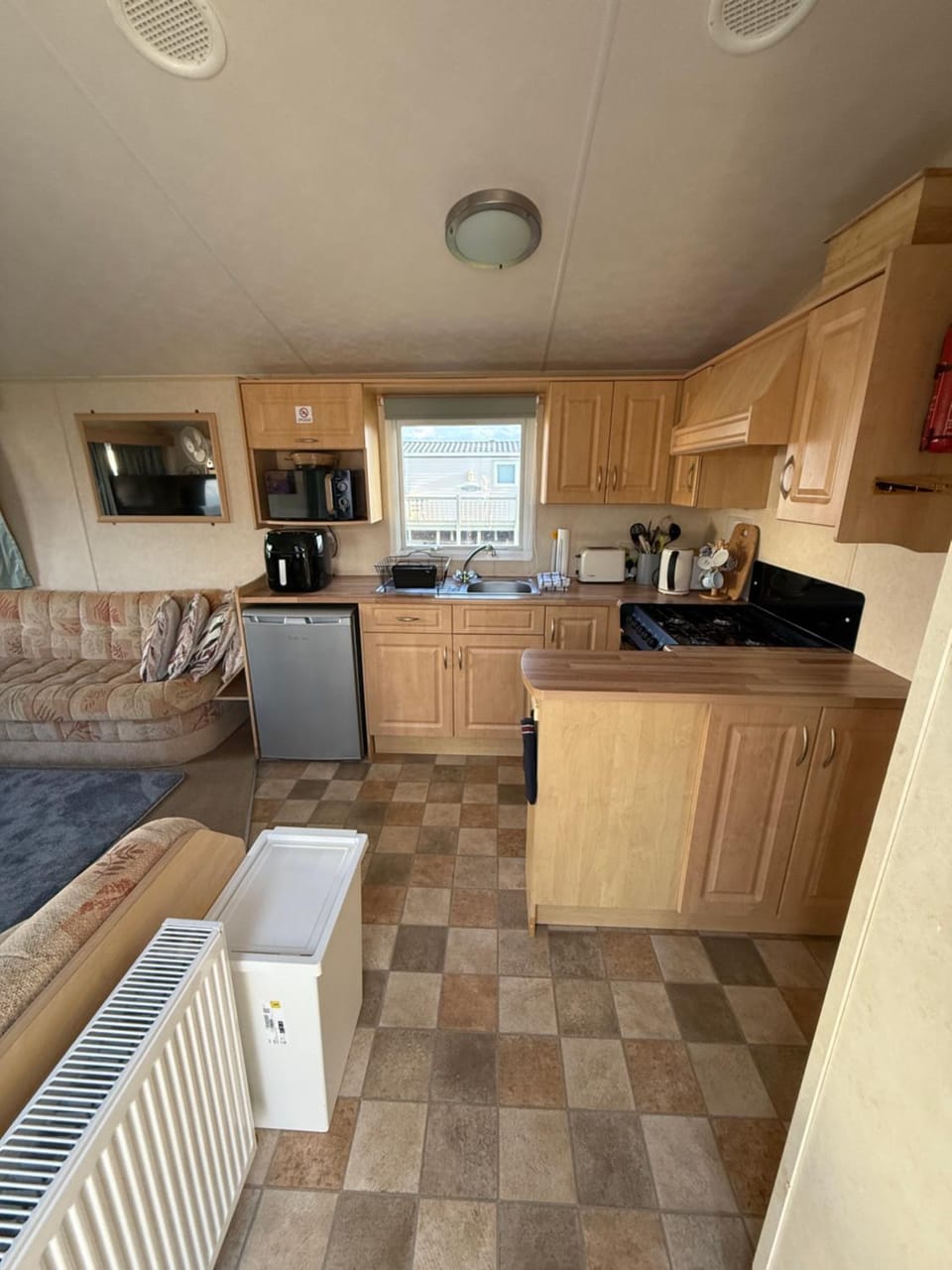 Kitchen or kitchenette, oven, pet friendly, stove, toaster