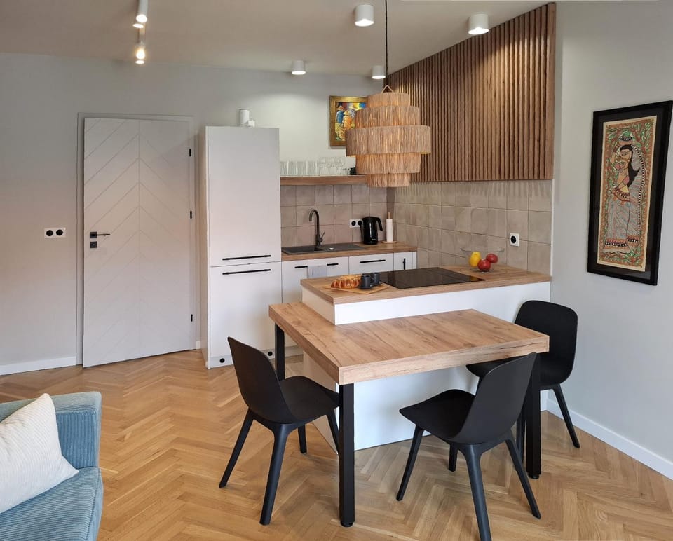 Kitchen or kitchenette, Dining area, oven, pet friendly, stove