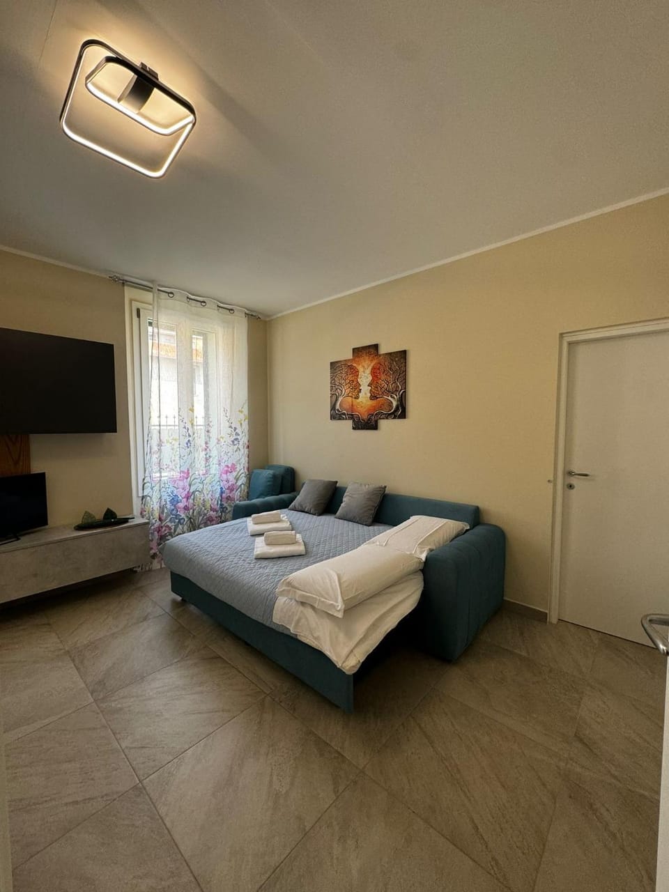 Living room, Seating area, towels