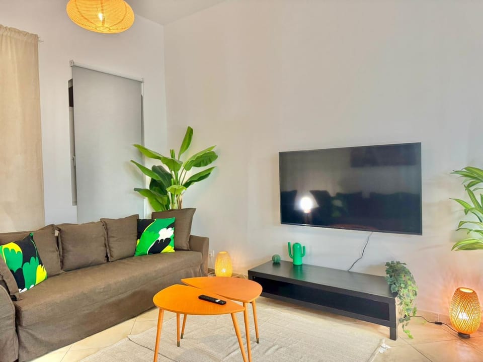 Regent House 1 Motor City Apartment in Dubai